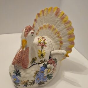 Turkey Gravy Tureen with Laddle Thanksgiving Rare No brand approximately 7" long